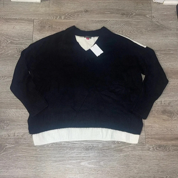 New nwt Vince Camuto size small black and white color block sweater v neck - Picture 1 of 7
